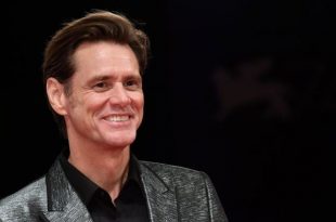 【Jim Carrey Net Worth 2024 】- How Did Carrey Make his Millions?