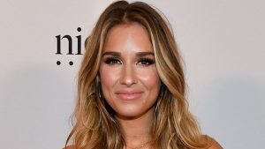 How Much Money does Jessie James Decker Make?